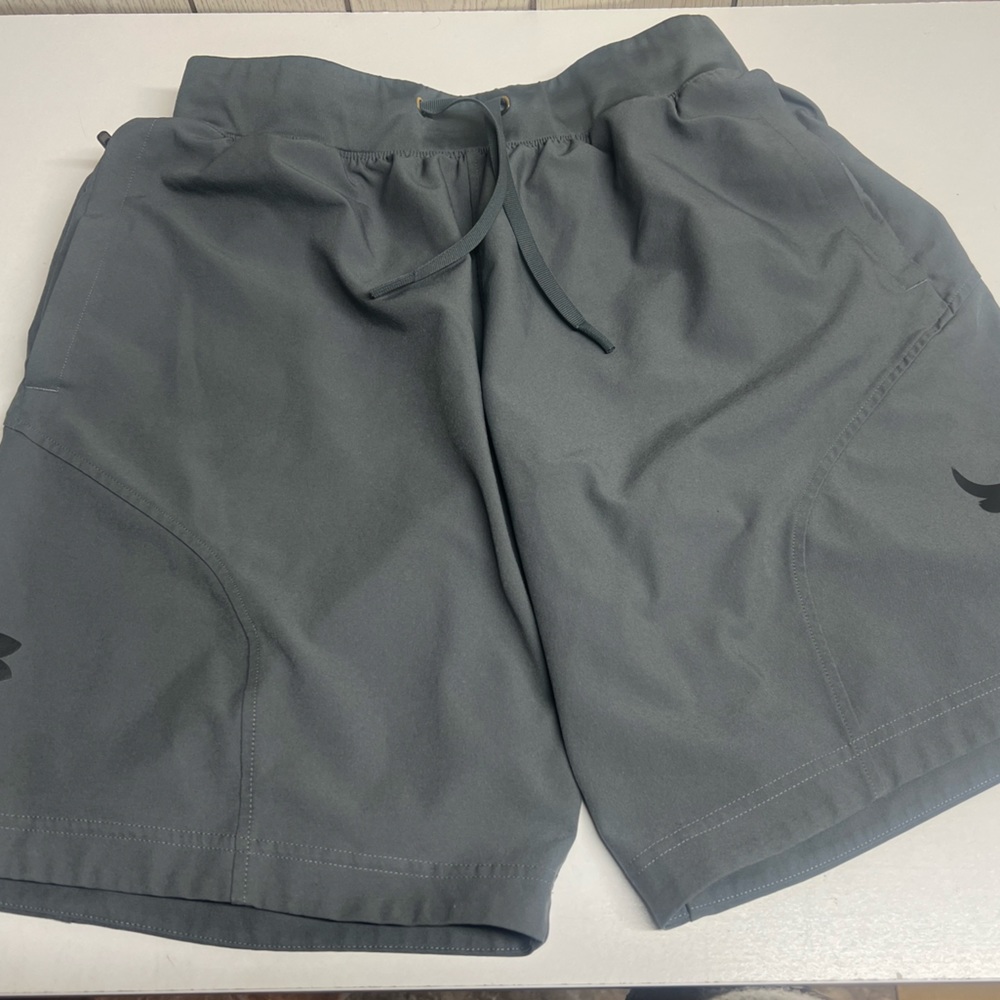 Under Armour X The Rock Blood Sweat Respect Shorts Men's Size Medium Gray Gym